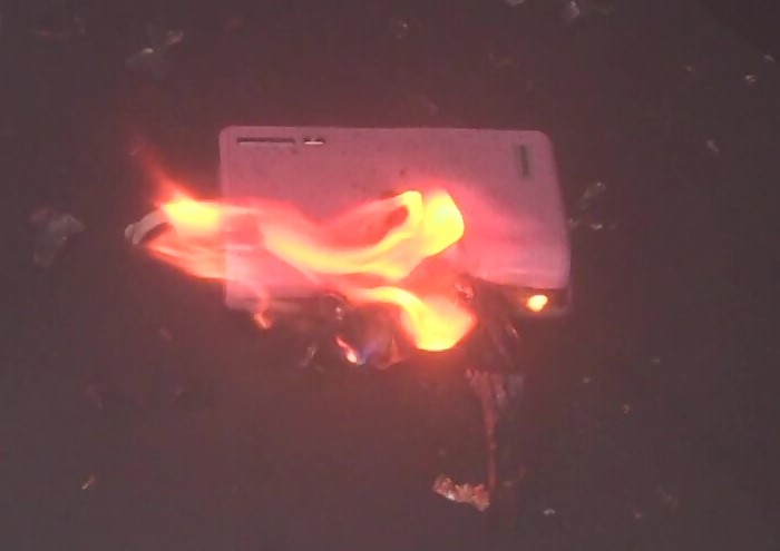 リチウムイオン電池火災写真