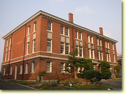画像：西南学院旧本館・講堂