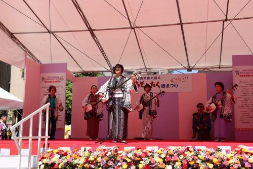 令和８年度博多区演舞台の様子（歌）