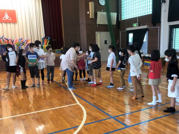 鬼ごっこの指導をする遊びの達人