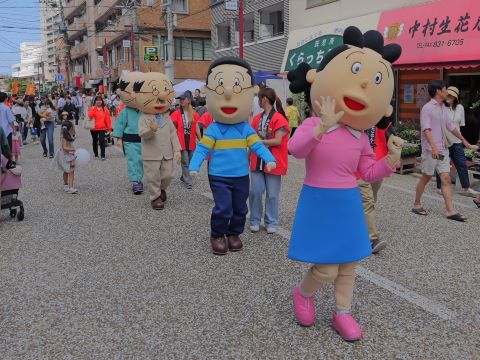 サザエさん商店街通りゆめまつりパレード１２