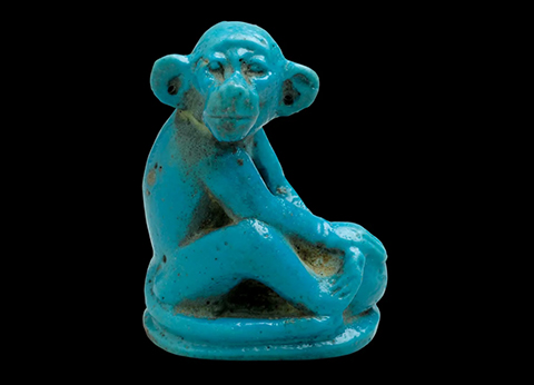 葬儀のために使われたと思われる「サル」の像