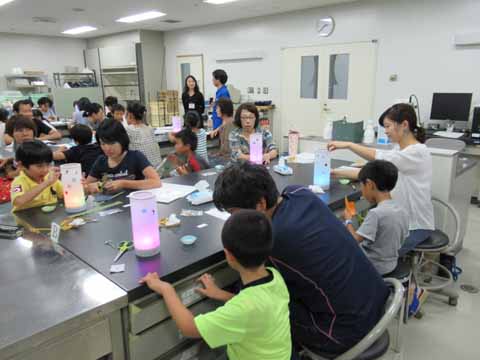 画像：LEDライト作成の様子１