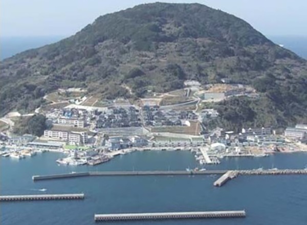 道路や家が建て直されている写真