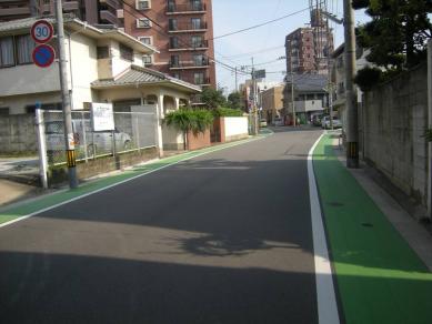 整備された道路の写真