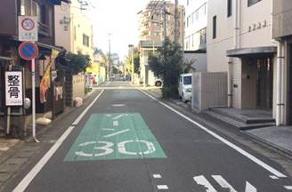 ゾーン３０の路面標示整備写真