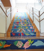 海の中の階段アートの画像