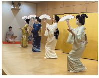 博多芸妓（げいぎ）による唄や舞の写真