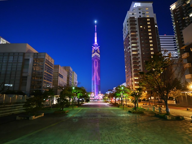 福岡タワーのピンクリボンイルミネーション（その3）