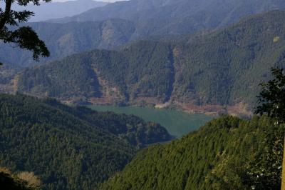 江川ダム湖である上秋月湖の写真