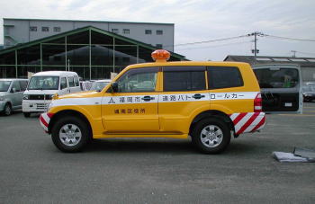福岡市道路パトロールカーの写真