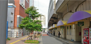 側道が整備された福岡市営地下鉄 姪浜駅付近