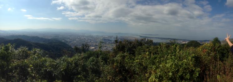 立花山山頂から東区を眺める写真