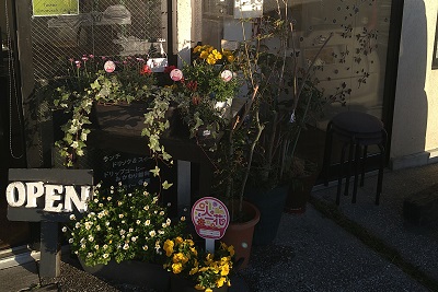カフェマルソーの緑とお花たち花壇