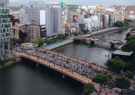 博多と福岡を結ぶ橋の画像