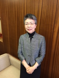 荒瀬泰子女性副市長の写真