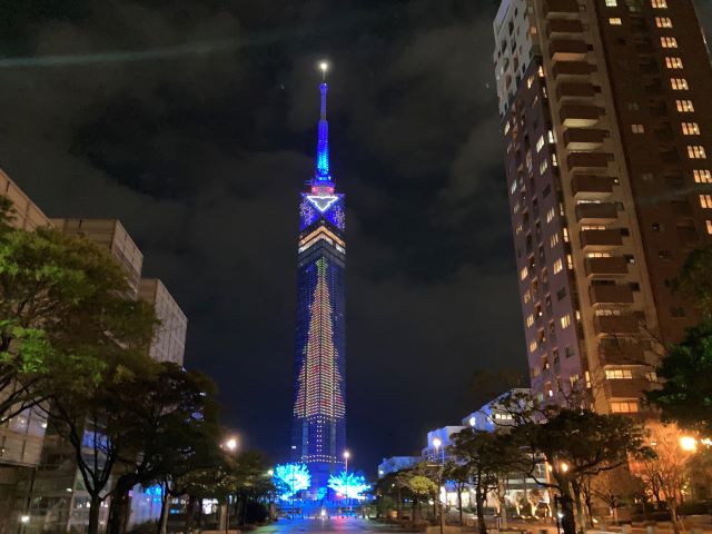 福岡タワーのイルミネーション
