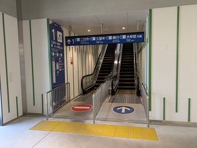 桜並木駅エスカレーター