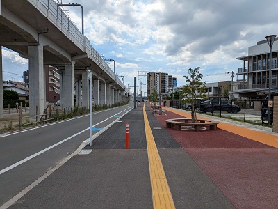 側道（広幅員歩道）