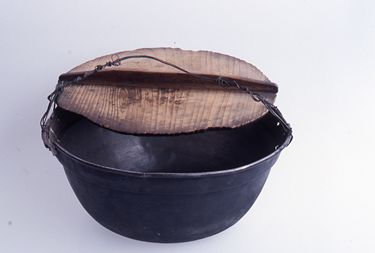 画像:大鍋