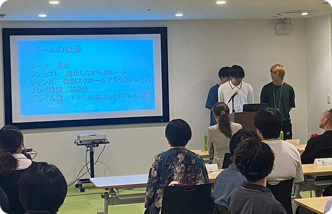 講評会の様子
