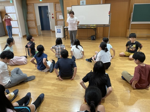 講師の話をしっかり聴く