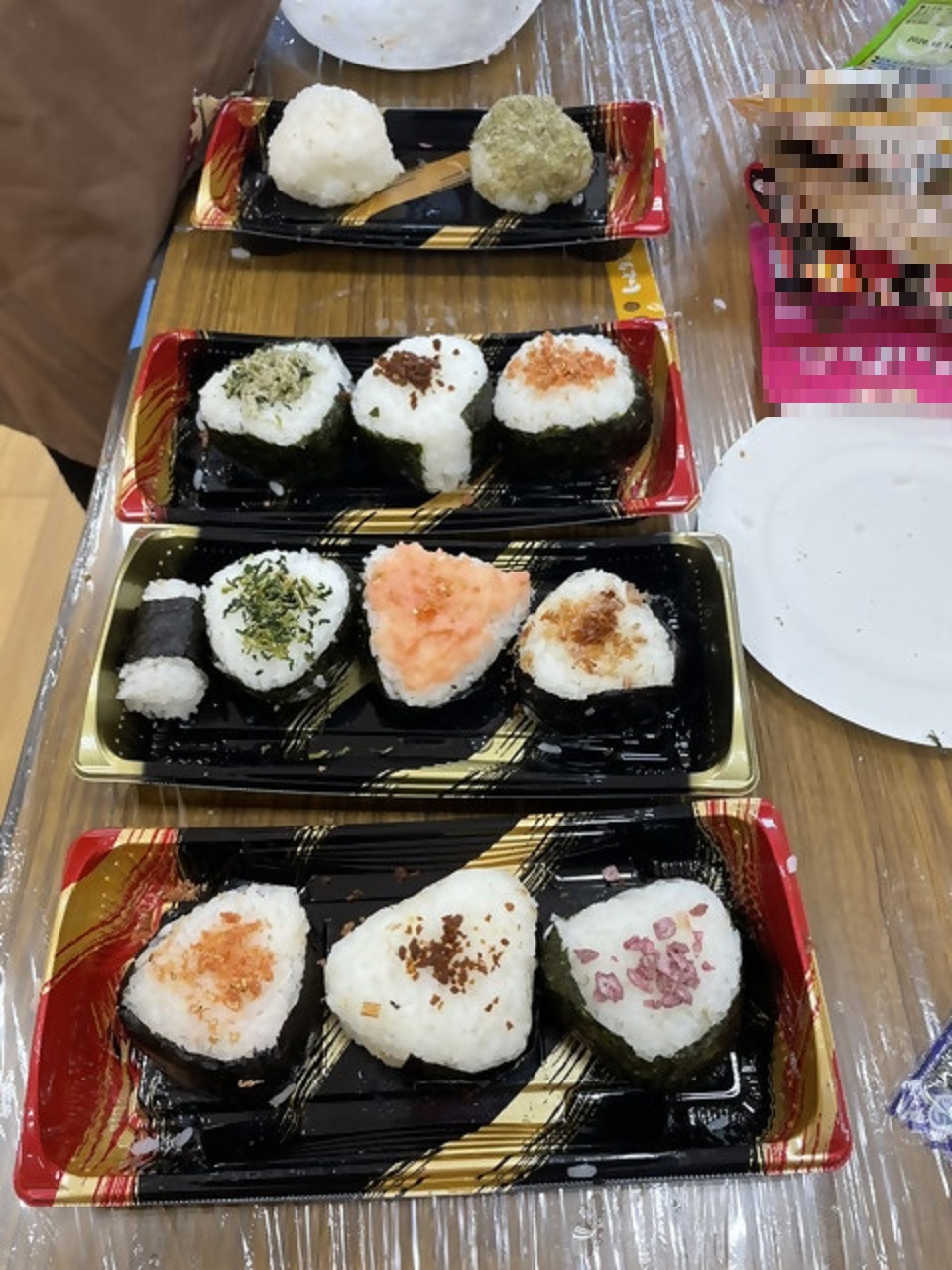 おばちゃんが作ったおいしそうで美しいおにぎり
