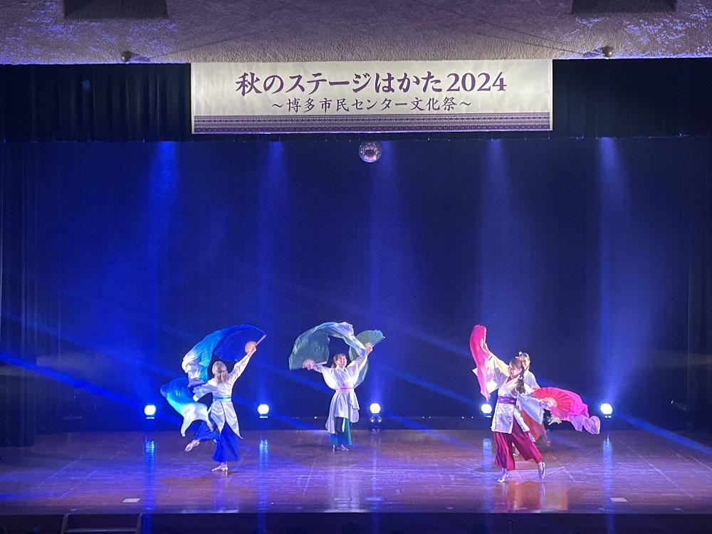 ダンスをを披露する様子
