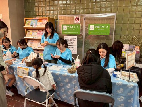 ボディジュエリーブースの様子