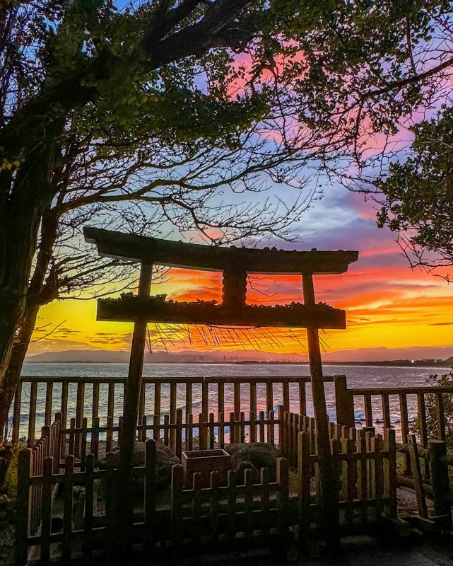 志賀海神社の鳥居と夕暮れ