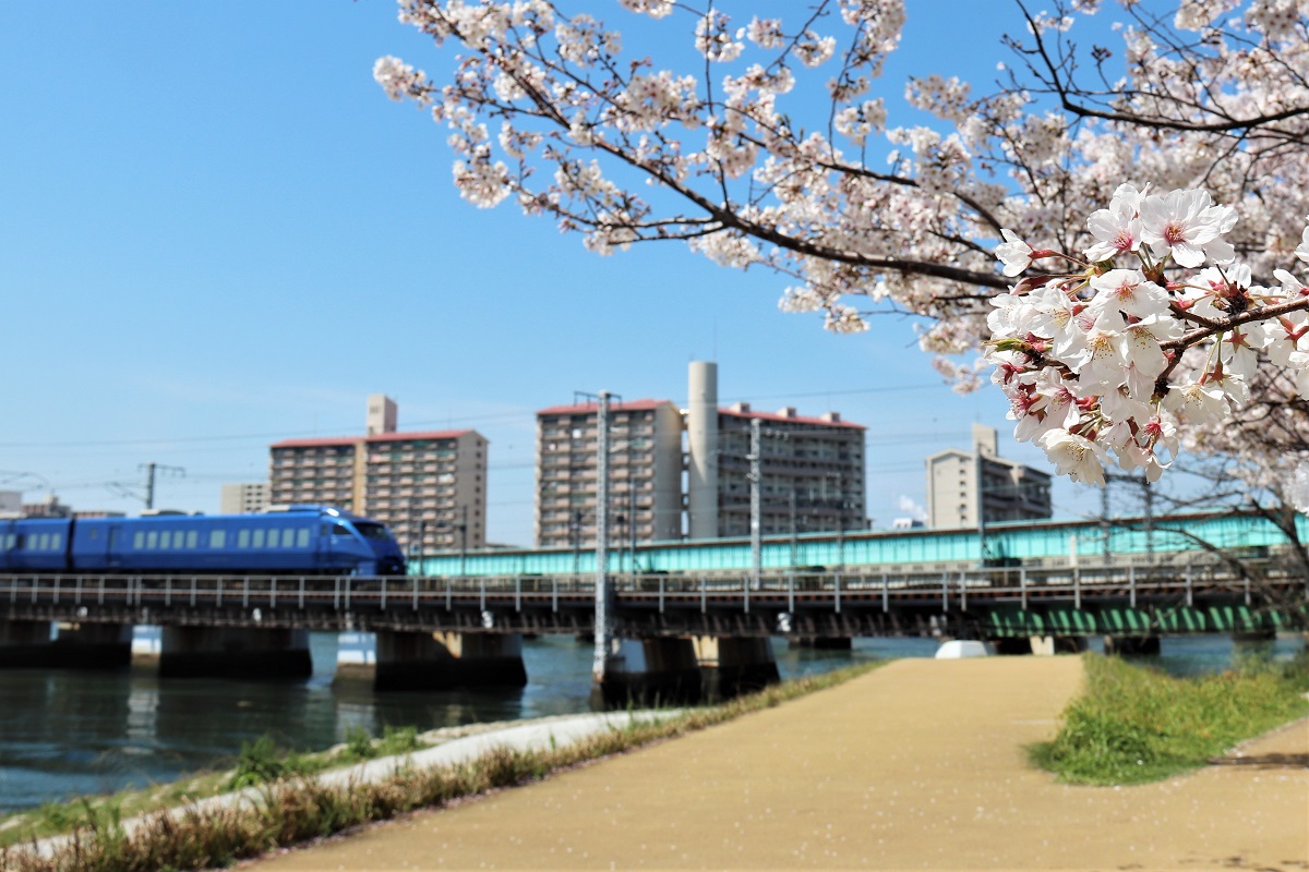 名島の鉄道橋