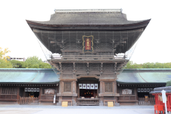 筥崎宮の楼門