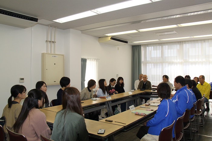 学生と住民の両方の立場から意見