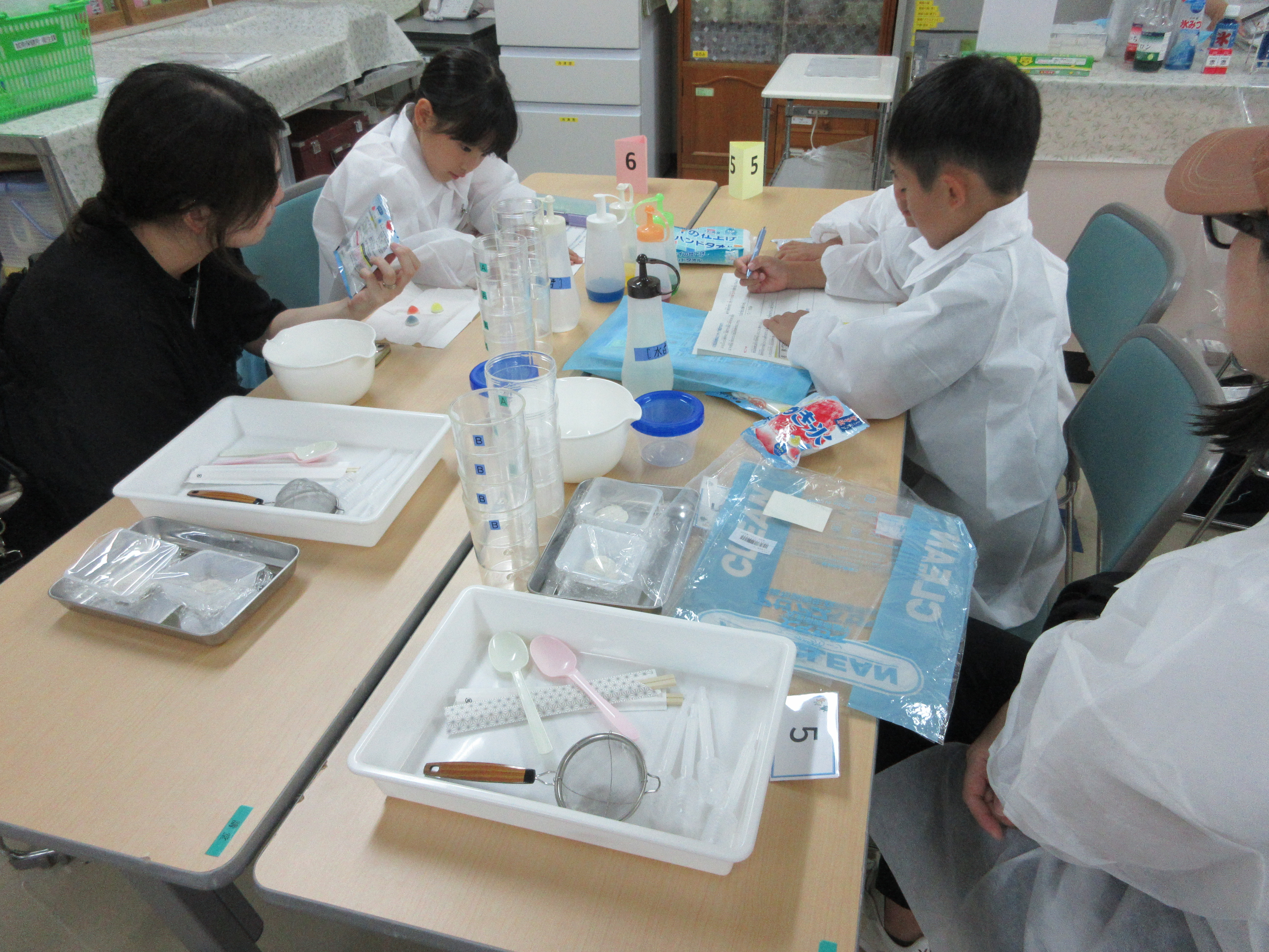 食品添加物を学ぶ様子2