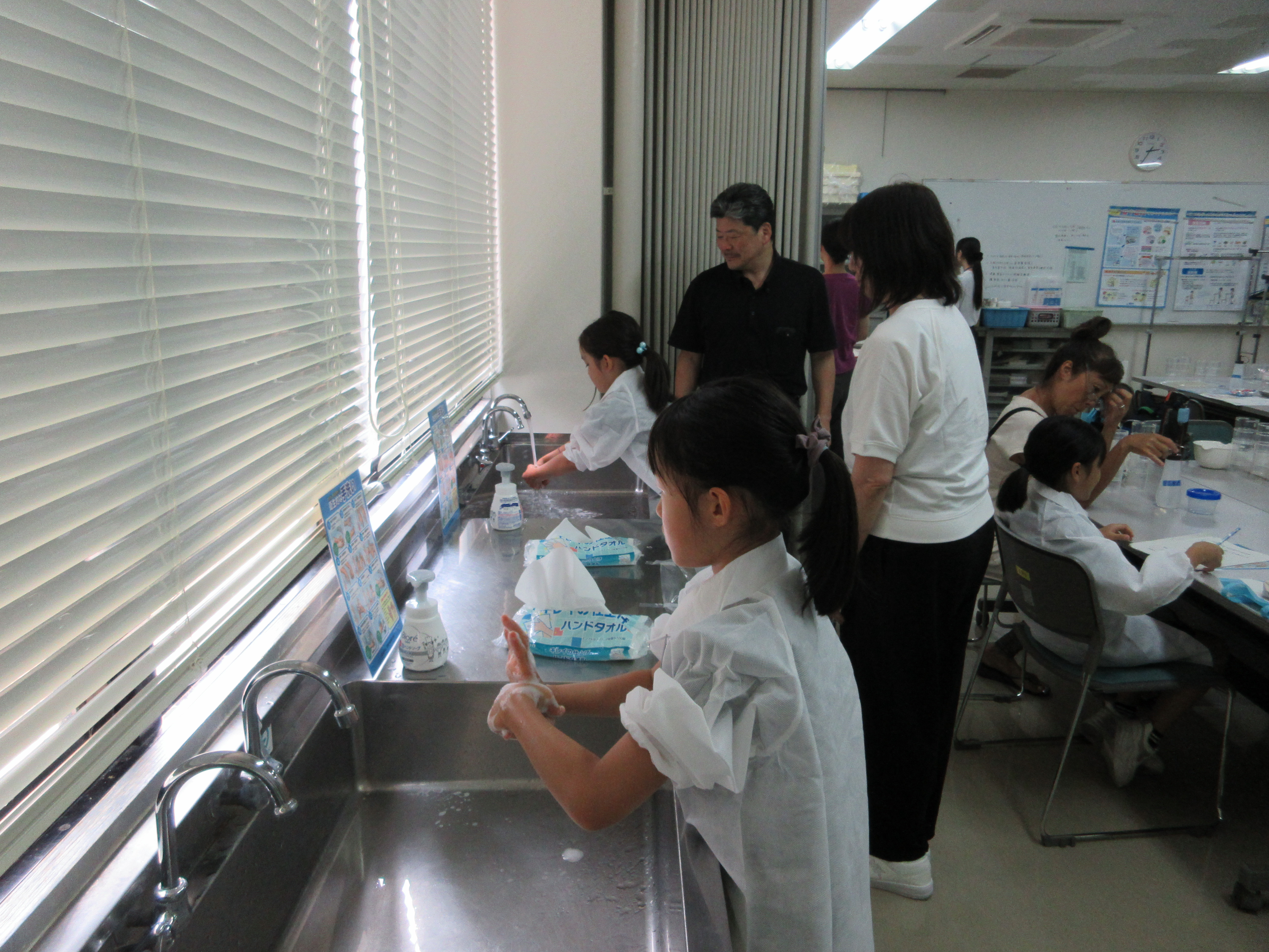 手洗いについて学ぶ様子2