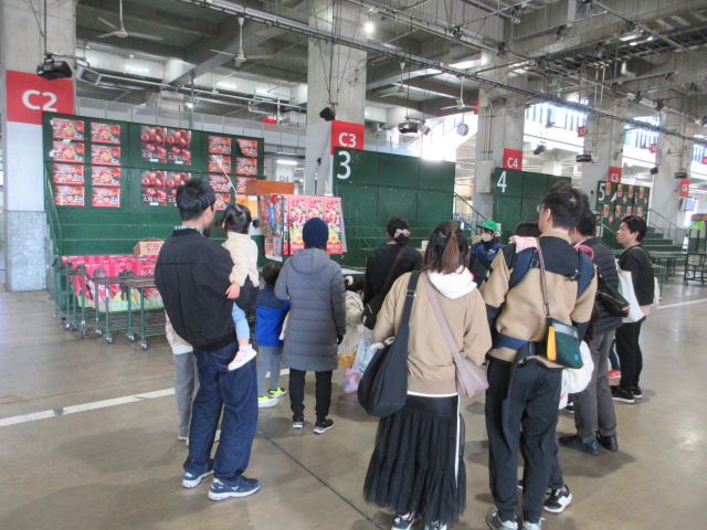 バックヤードツアーの様子２