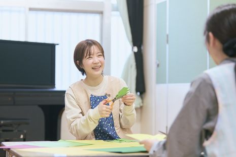 写真、保育士２