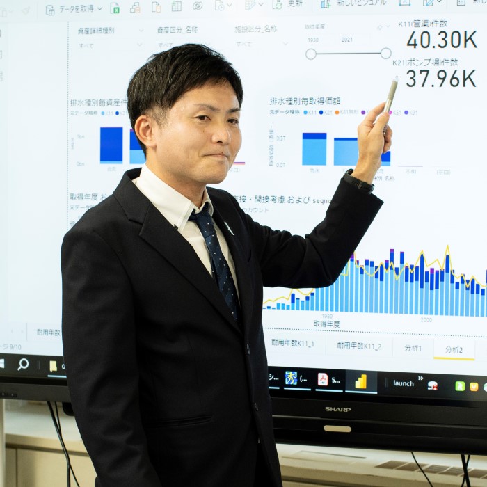 写真）行政（社会人経験者）　中島（その1）