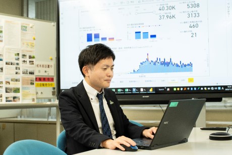 写真）行政（社会人経験者）中島（その３）
