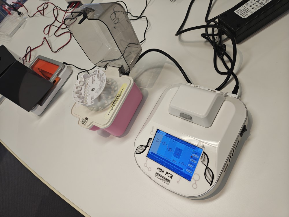 ＰＣＲ検査機