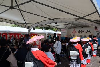 昨年の輪踊りのようす