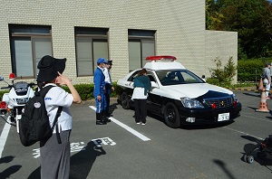 （昨年の様子）パトカーの試乗体験