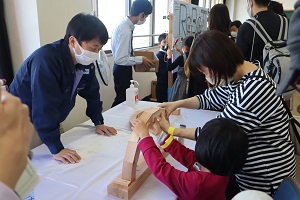 （昨年の様子）積み木で遊ぶ様子