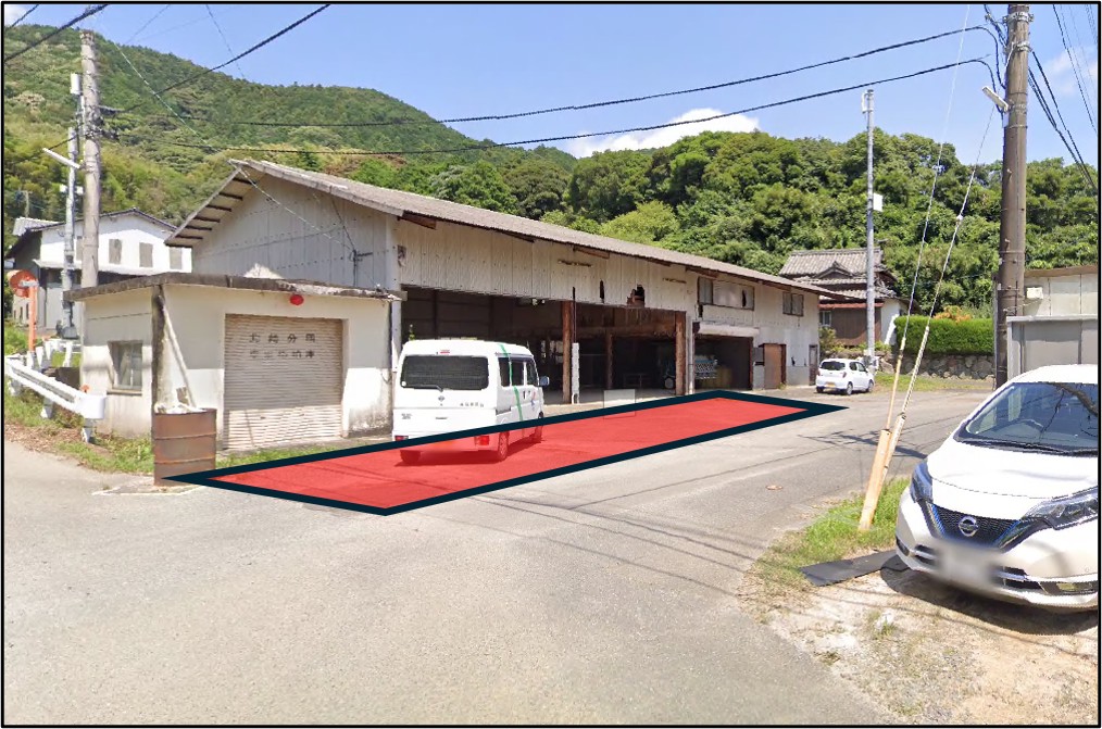 ①集荷場前広場の停車付近の写真