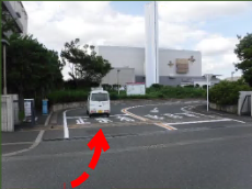 ごみ搬入車両用入口の写真