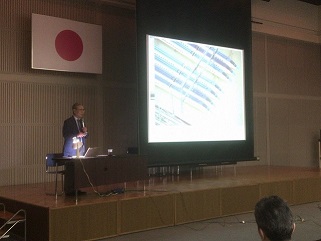 写真：浅野直人氏の講演の様子