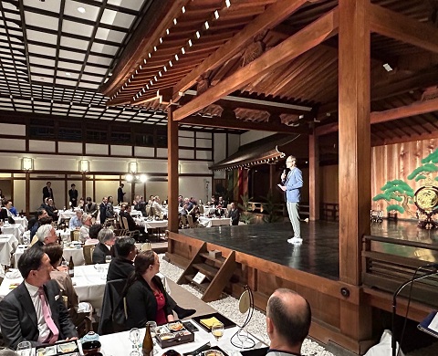 住吉神社能楽殿での国際会議レセプションの様子
