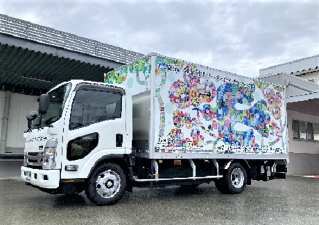 水素で走る給食配送車