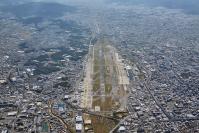 福岡空港（北側から撮影）の斜め写真