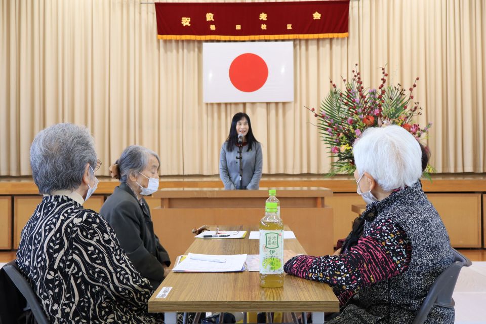 挨拶する内藤区長
